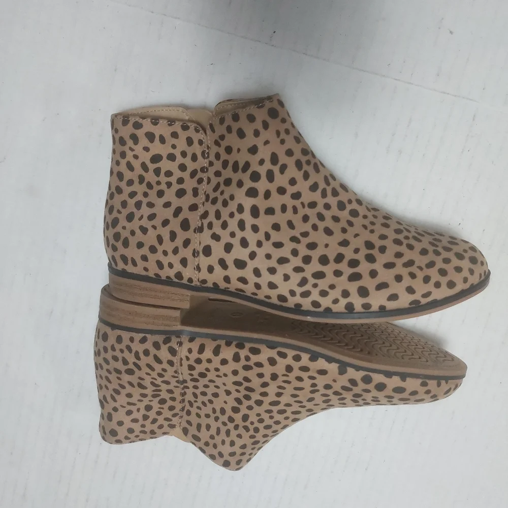 Cat & Jack Leopard Print Ankle Boots Size 4 NWNT